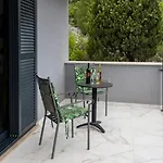 Villa Juma By Guide Blace
