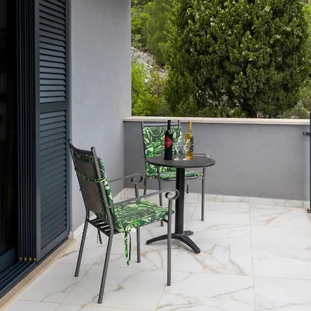 Villa Juma By Guide Blace