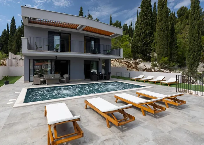 Juma By Guide בלאצ'ה